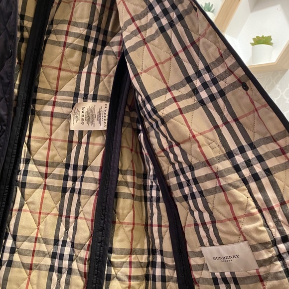 Burberry - Picture 4 of 5